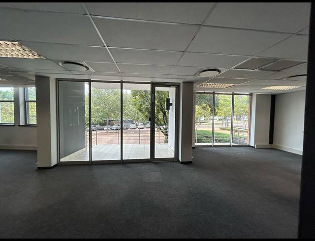 300M² OFFICE TO LET IN BRYANSTON